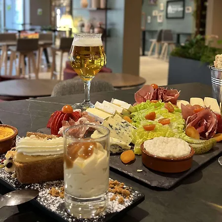 Campanile Prime Centre Gare Part-dieu 3* Лион